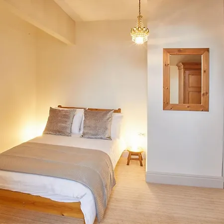Apartman Host & - The Observatory