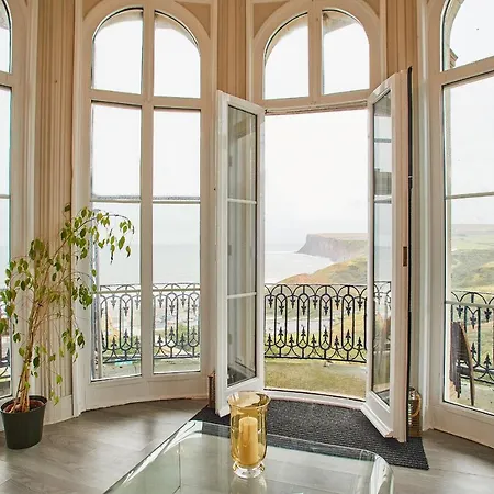 Host & - The Observatory Apartman Saltburn-by-the-Sea