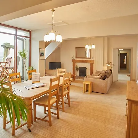 Host & - The Observatory Apartman Saltburn-by-the-Sea